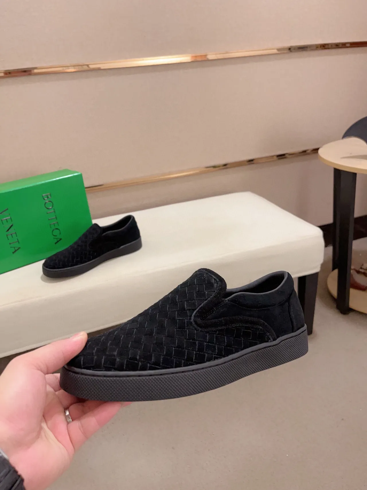 Bottega Veneta Cassette Loafer أسود منسوج سويد منزلق 3