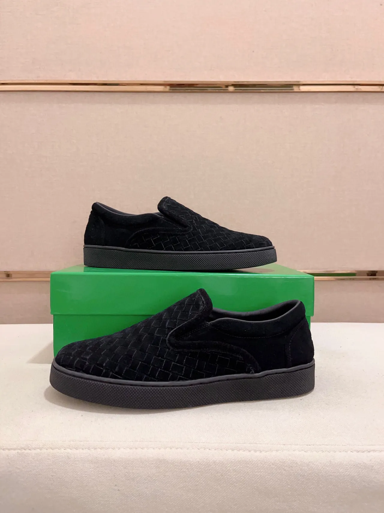 Bottega Veneta Cassette Loafer أسود منسوج سويد منزلق 7