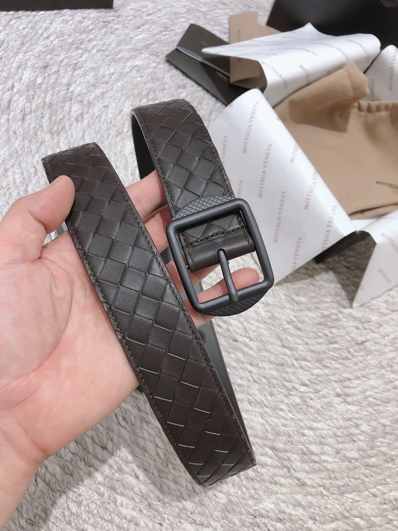 Bottega Veneta Intrecciato Cinto de couro marrom entrelaçado 2