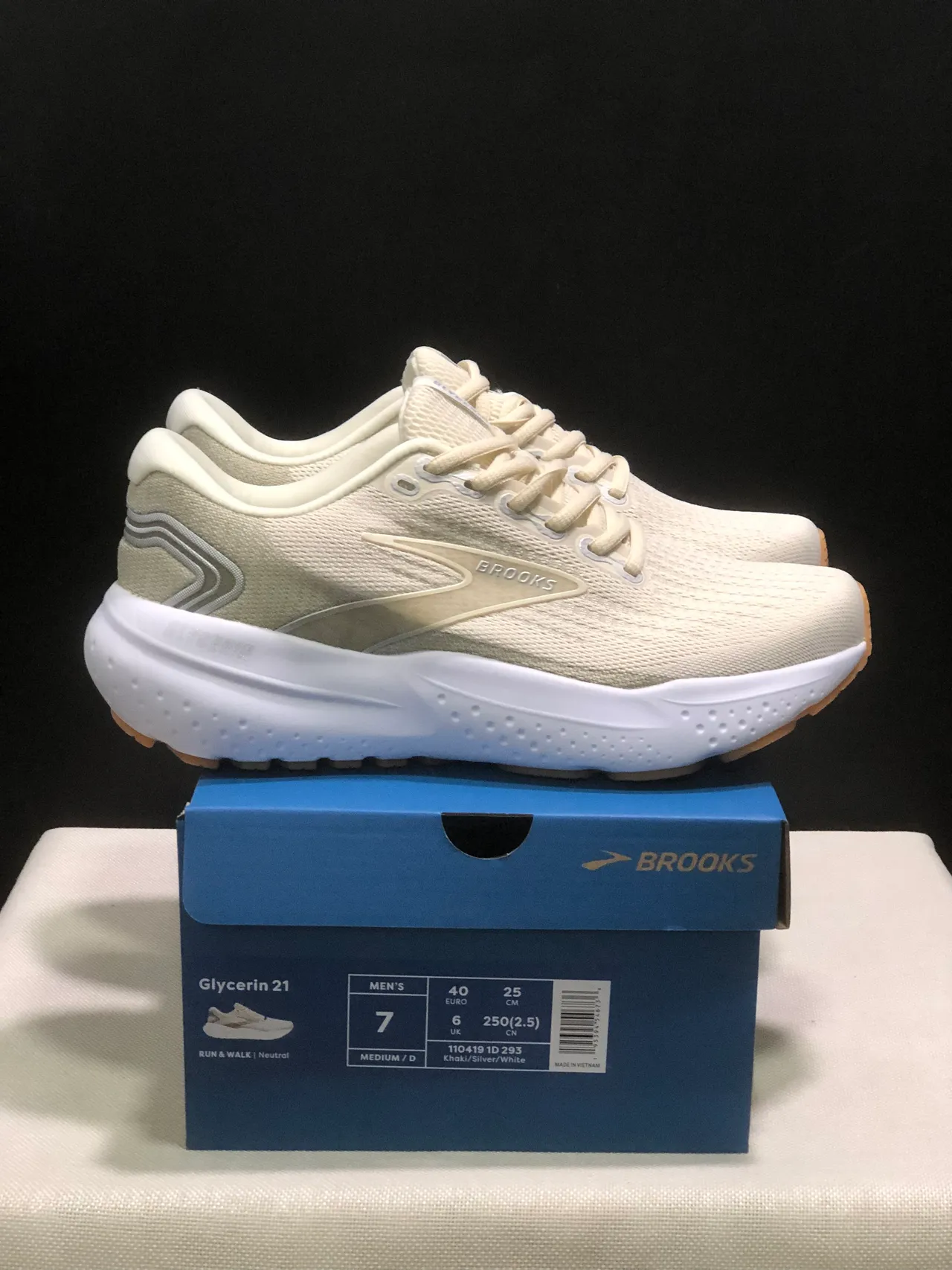 Brooks Glycerin Off-White and Gum أحذية جري 3