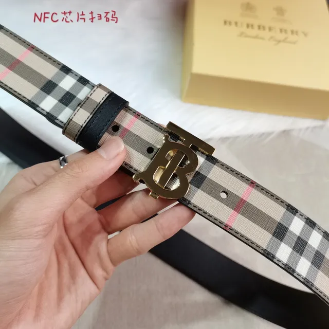 Burberry Bege Preto House Check tecido dourado Gold-Tone TB Monogram fivela cinto de couro 4