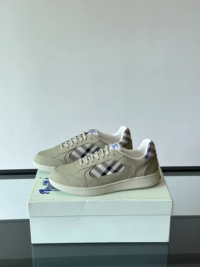 Burberry Beige Noir Chaussures Lifestyle Basses Haut en Cuir Imité 2