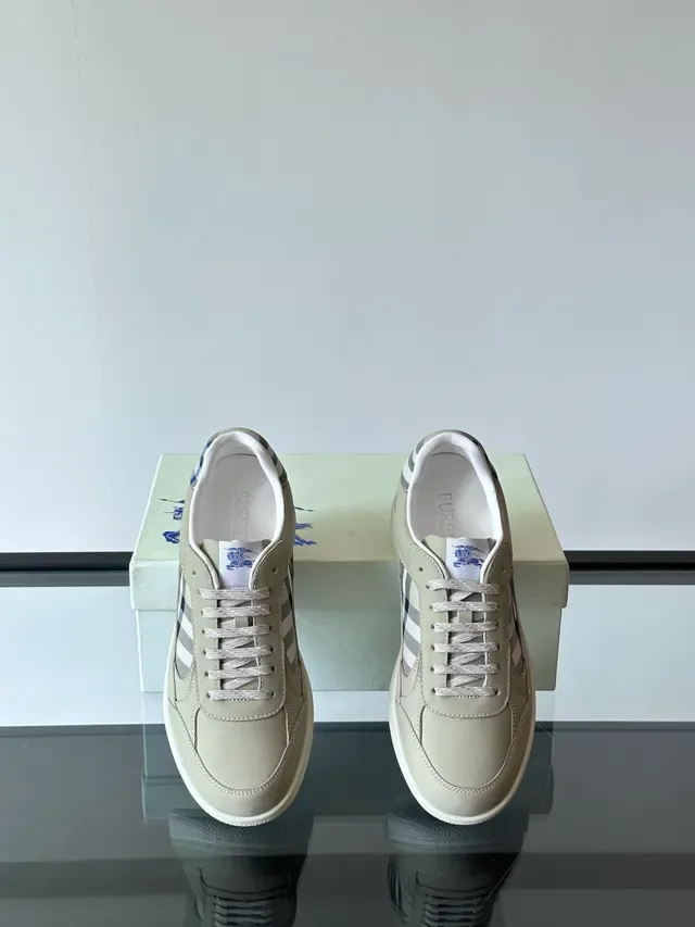 Burberry Beige Noir Chaussures Lifestyle Basses Haut en Cuir Imité 4