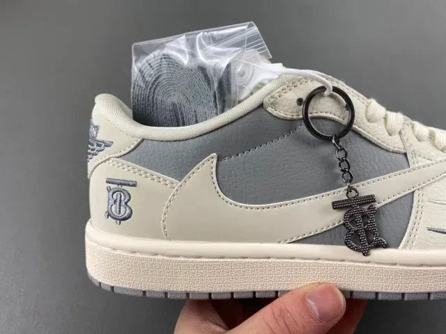 Burberry Beige Gray Low-Top Leather-and-Synthetic Upper Lifestyle Sneakers 3