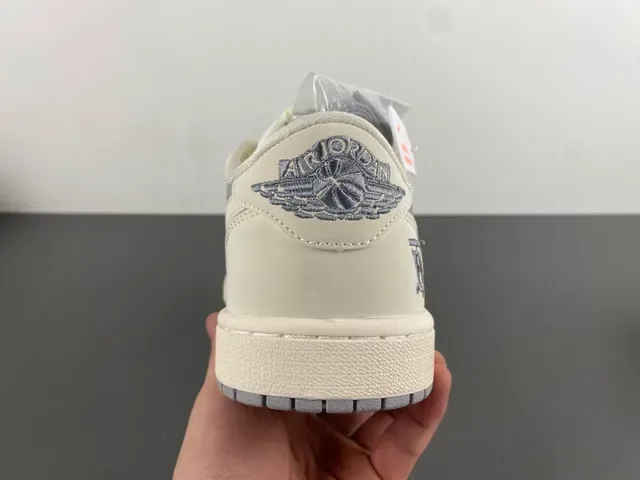 Burberry Beige Gray Low-Top Leather-and-Synthetic Upper Lifestyle Sneakers 4