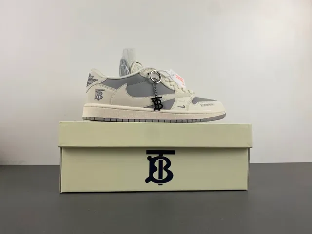 Burberry Beige Gray Low-Top Leather-and-Synthetic Upper Lifestyle Sneakers 15