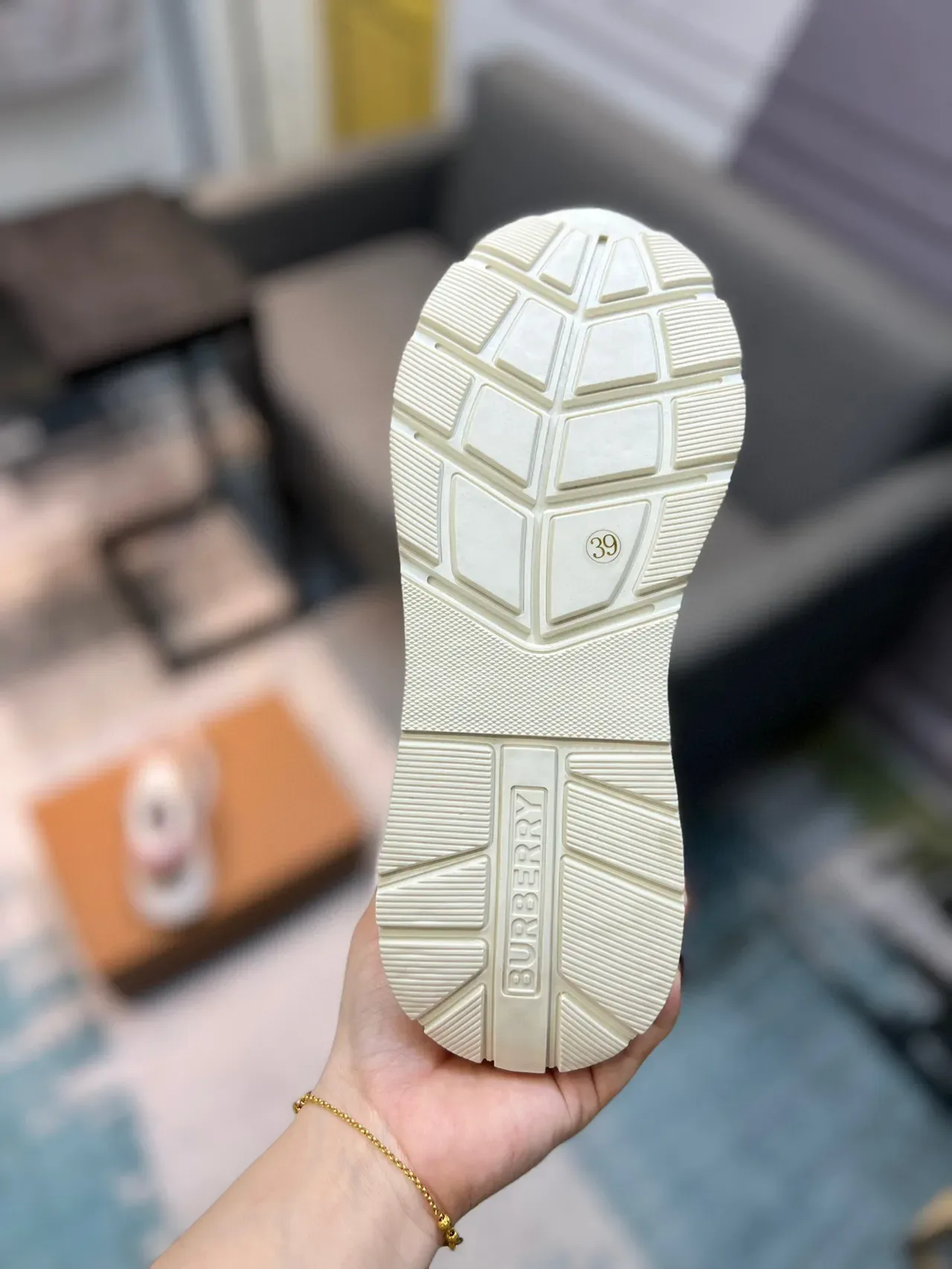 Burberry Beige Tênis Chunky Sola Rosa Painéis de Tecido Xadrez 8
