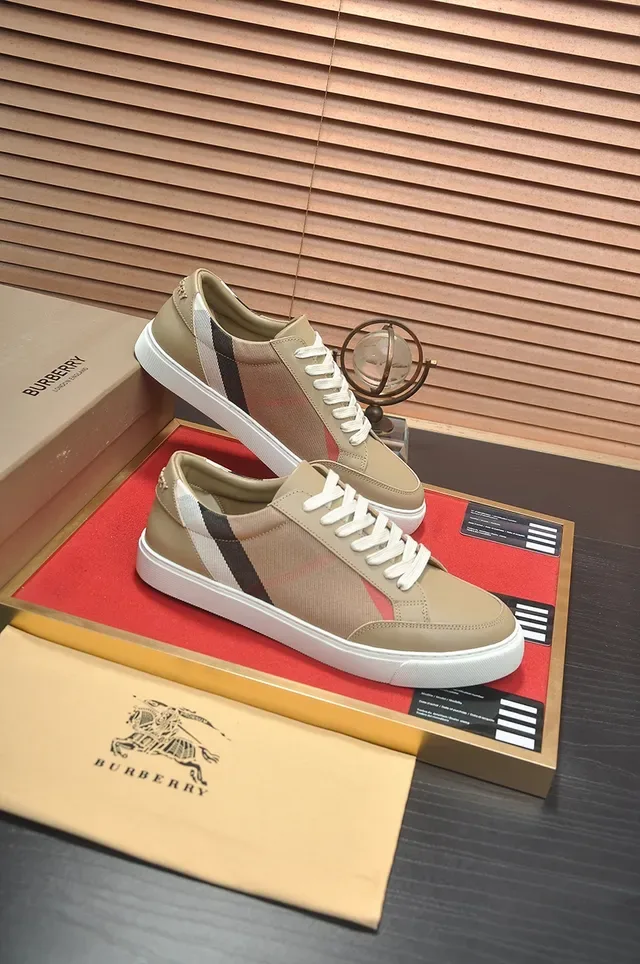 Burberry Beige Blanc Panneau Cuir et Textile Supérieur Rayures Diagonales Héritage Stripe Lifestyle Sneakers 3