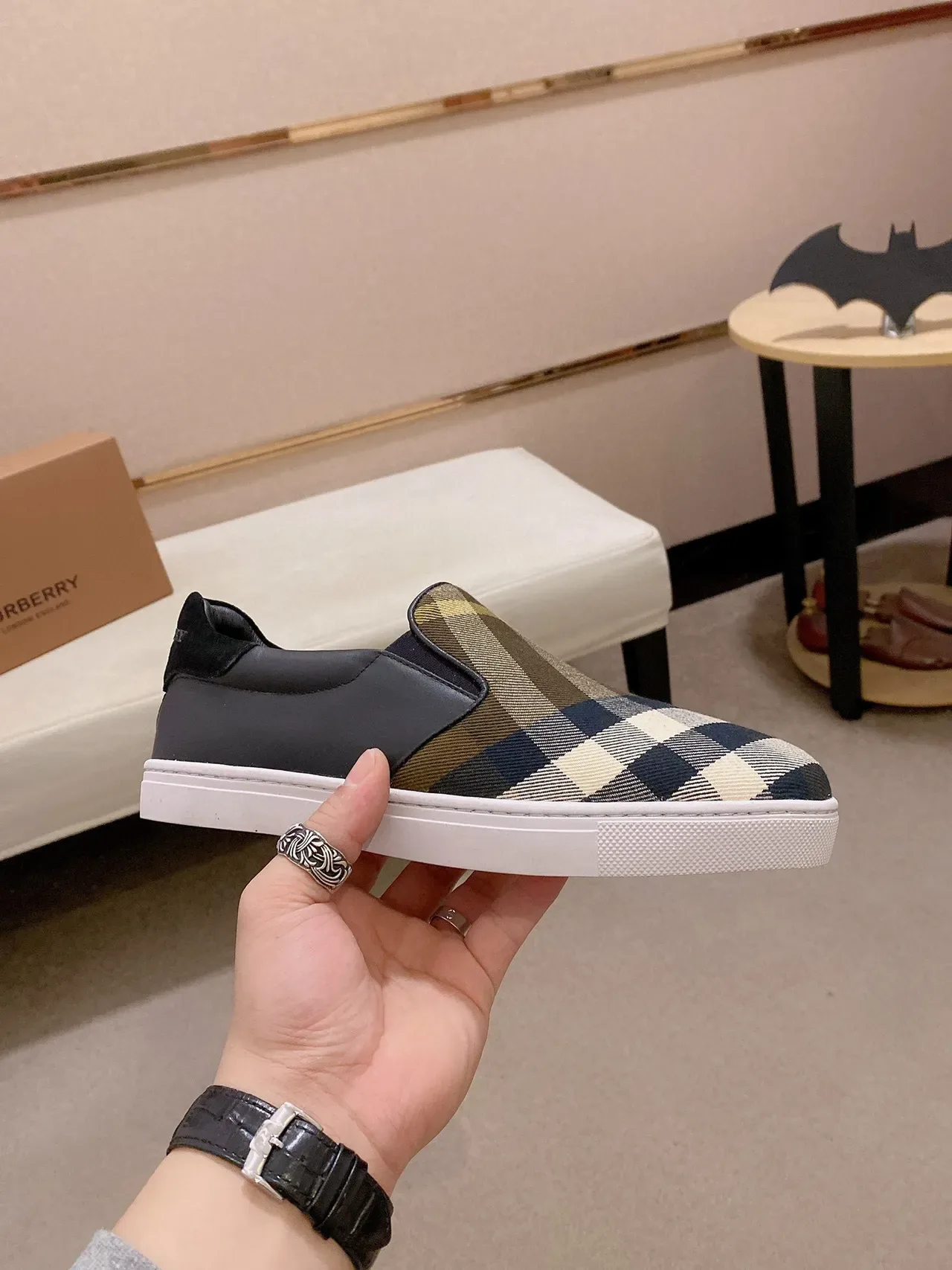 Burberry أسود متعدد الألوان slip-on مطبوعة بالمربعات أحذية رياضية نمط حياة 7