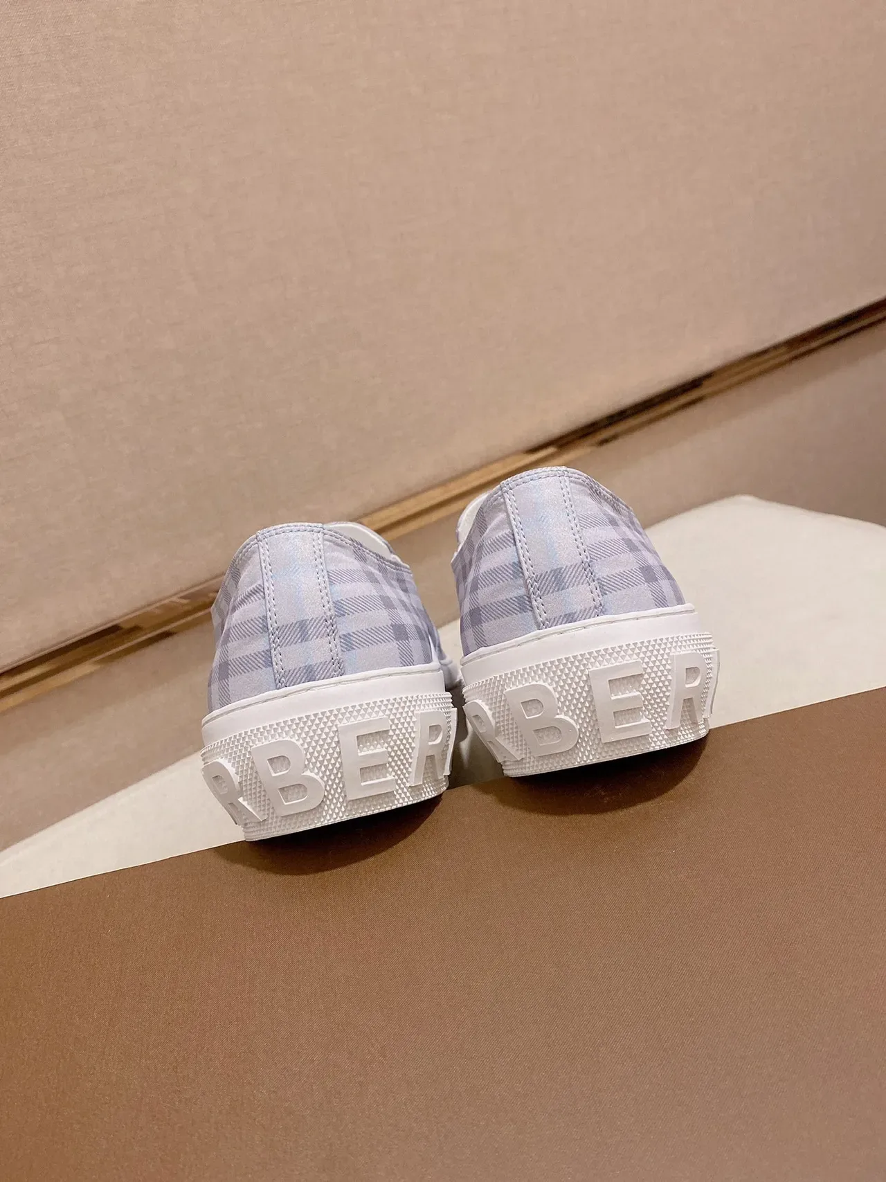 Burberry Sneakers Lifestyle Bleu Blanc à Enfiler Semelle Plateforme 3