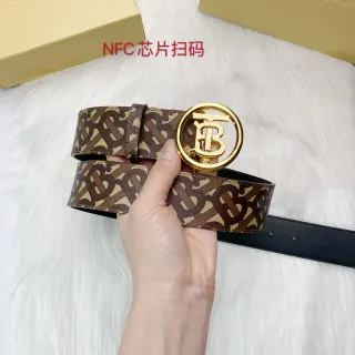 Burberry ब्राउन बीज Monogram-Print पट्टा सर्कुलर गोल्ड TB बकल चमड़े का बेल्ट