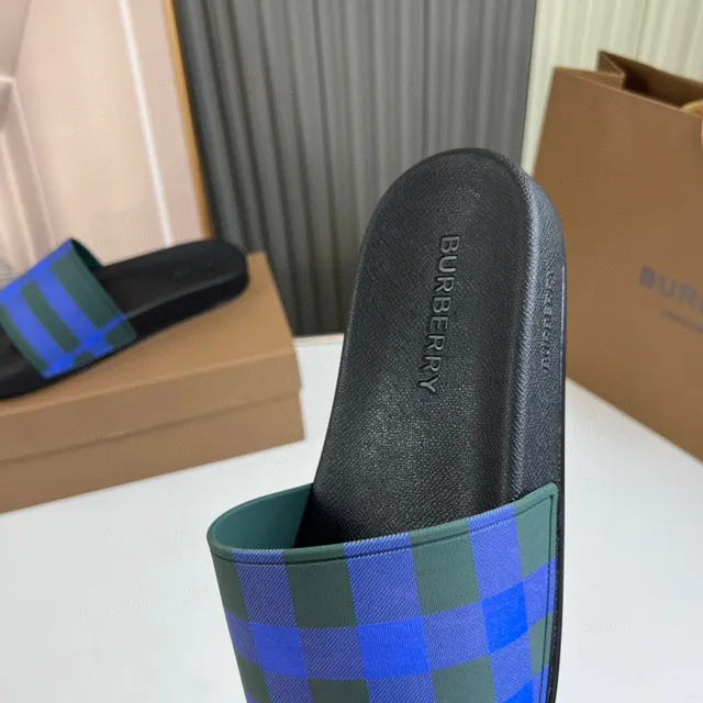 Burberry Check Strap Slide Slipper 9