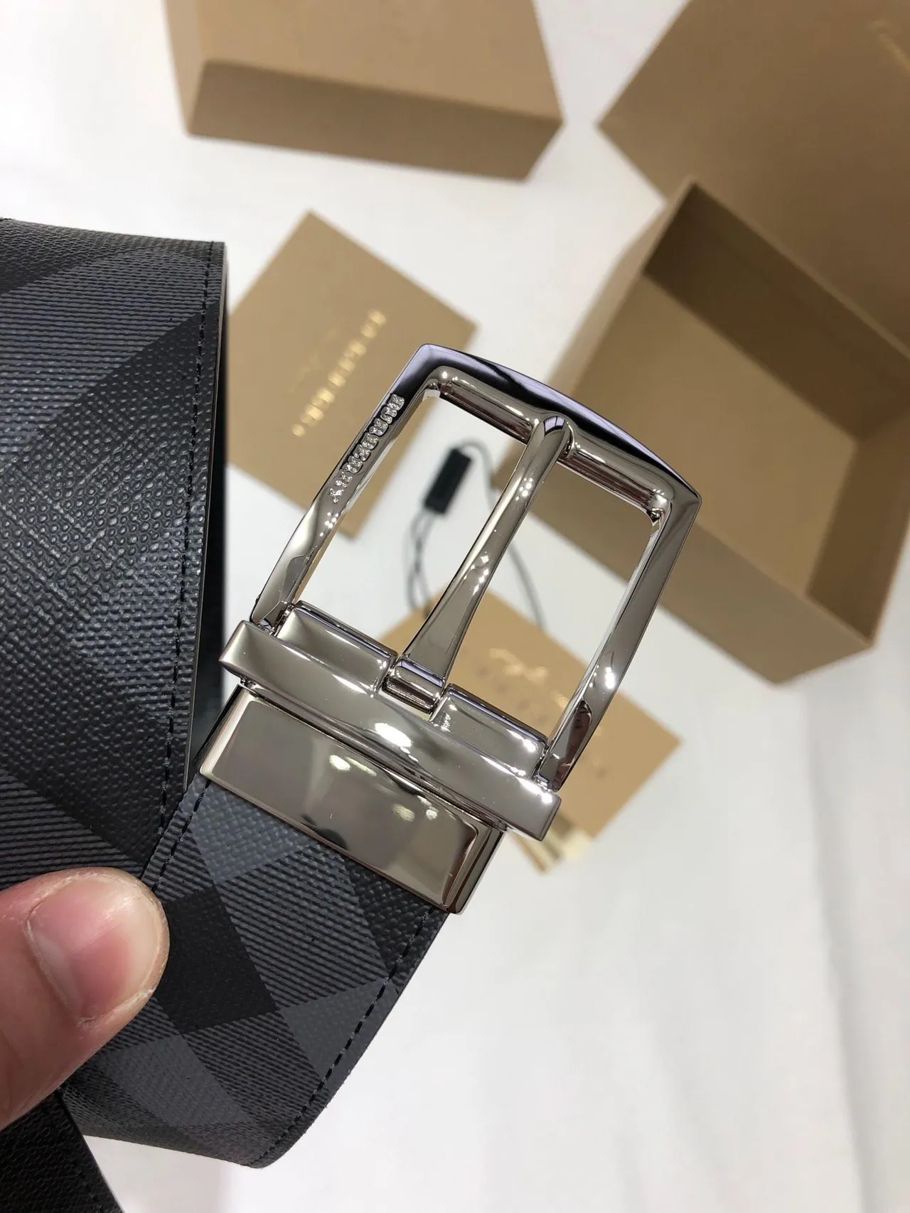 Burberry House Check Gray Black Leather Belt 6
