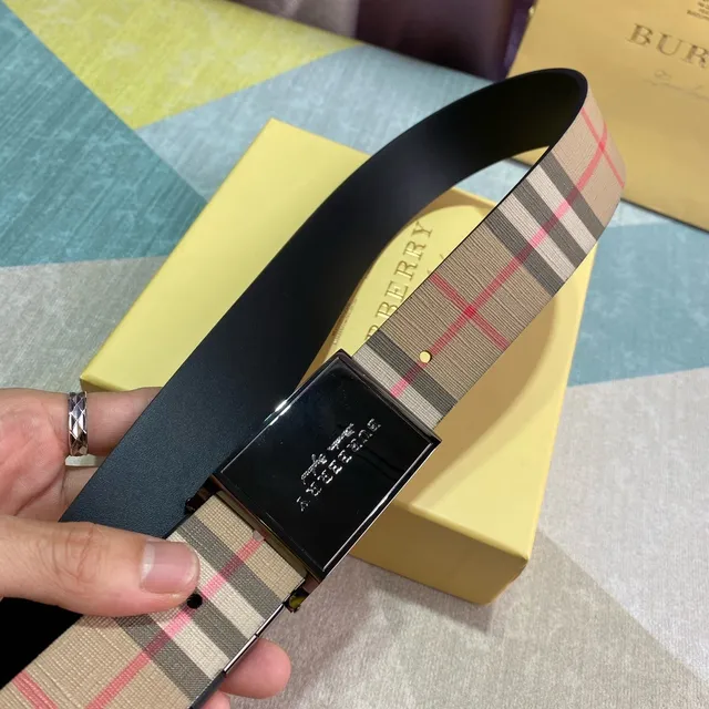Burberry Knight Beige Check উল্টানো যায় এমন চামড়ার বেল্ট 3