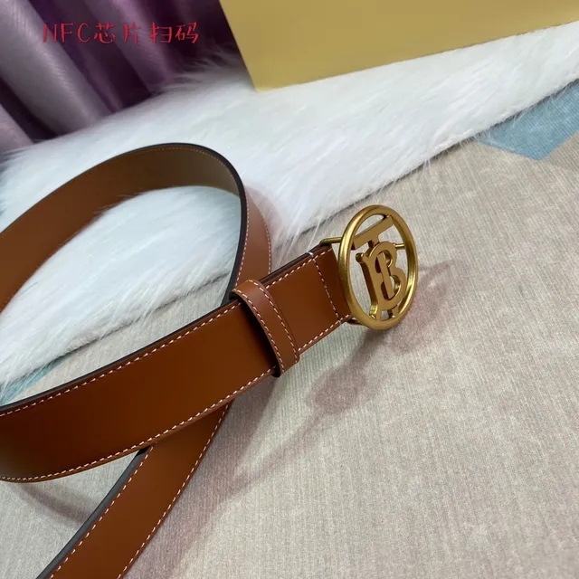 Burberry Knight Ceinture en Cuir Lisse Tan avec Boucle Circulaire de Monogramme Marron Doré 5