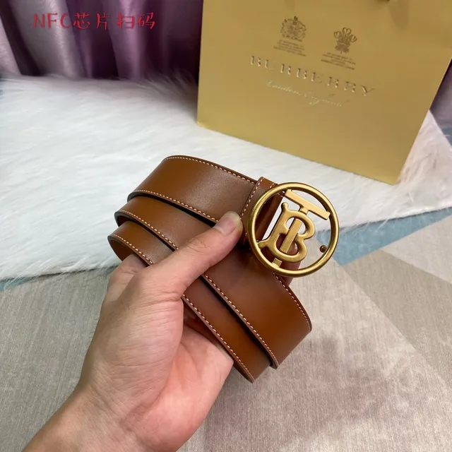 Burberry Knight Ceinture en Cuir Lisse Tan avec Boucle Circulaire de Monogramme Marron Doré 8