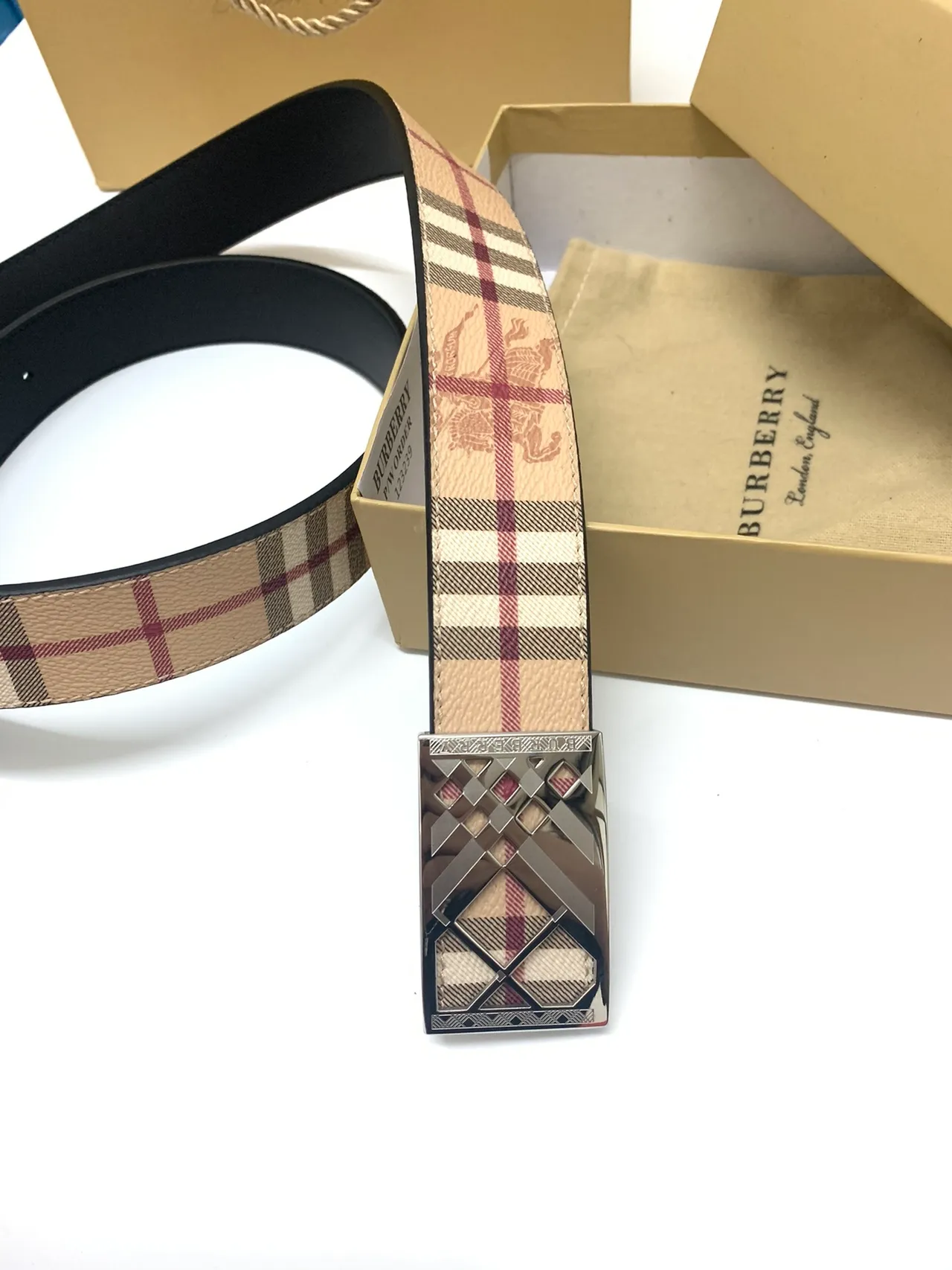 Burberry Knight Check Pattern Leather Belt 5