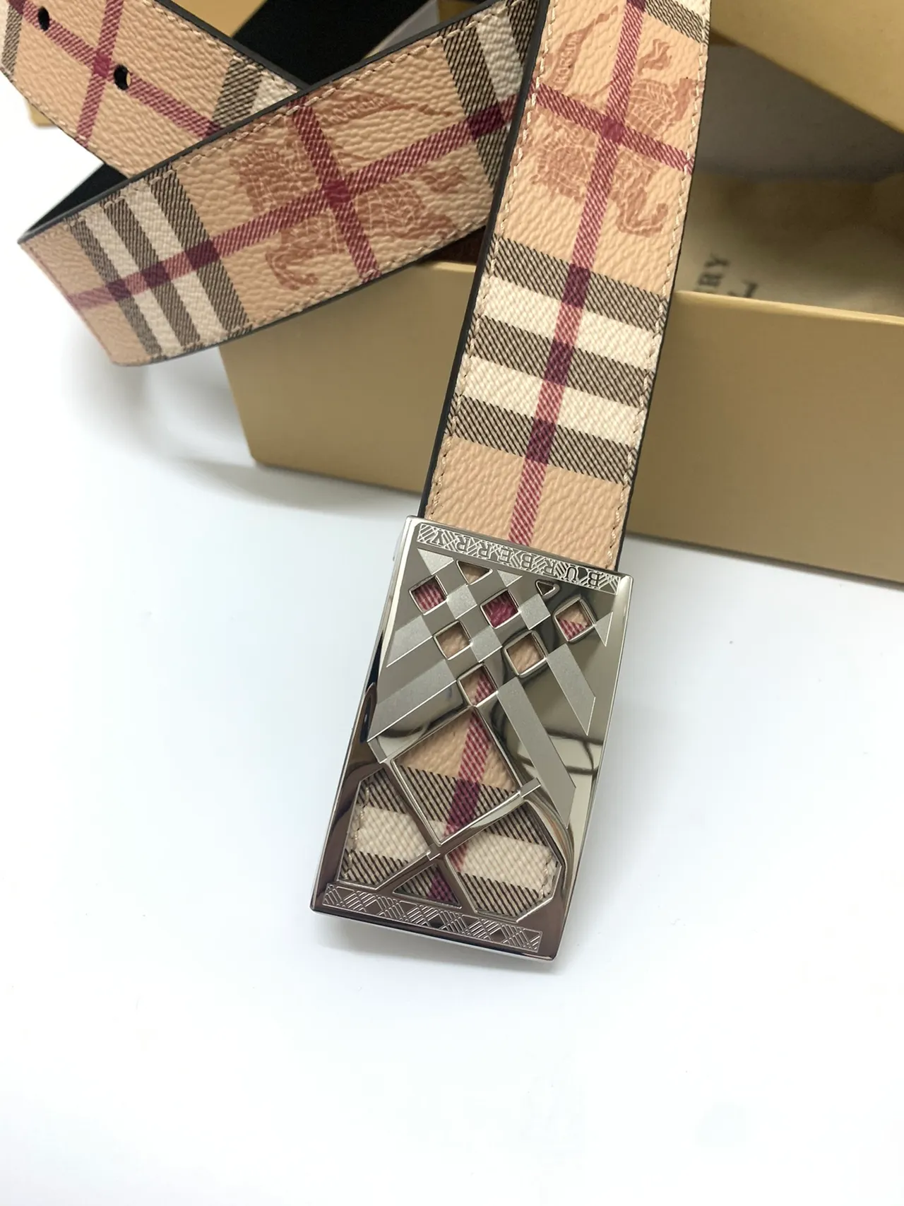 Burberry Knight Check Pattern Leather Belt 6