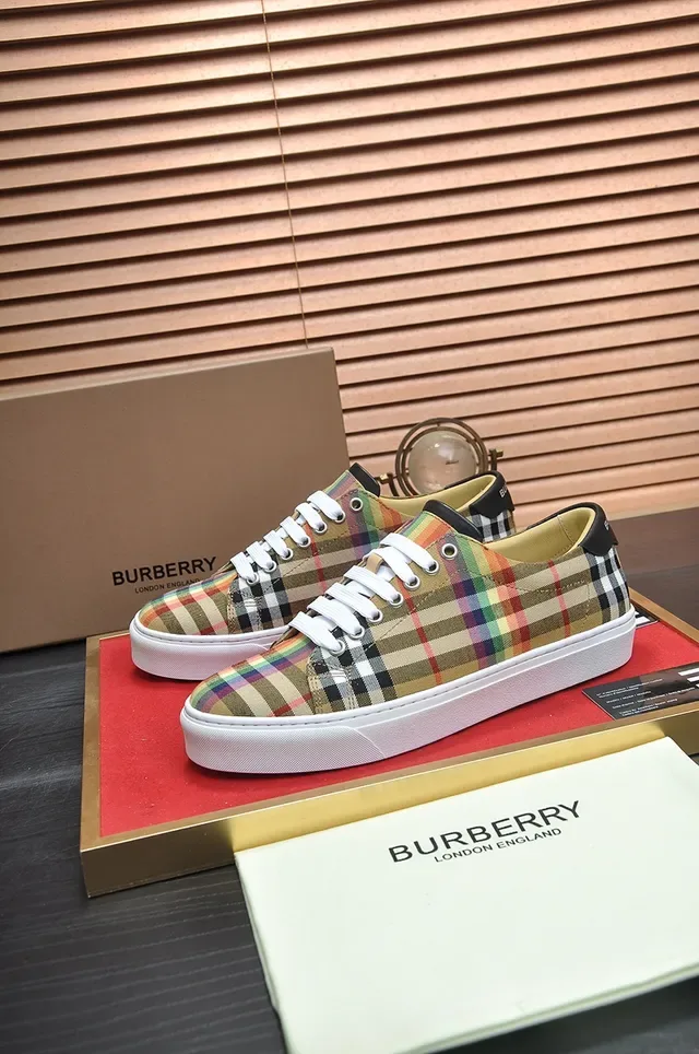 Burberry Knight Sneakers Lifestyle à Carreaux Multicolores 1