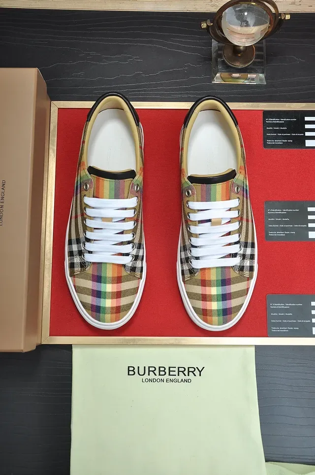 Burberry Knight Sneakers Lifestyle à Carreaux Multicolores 4