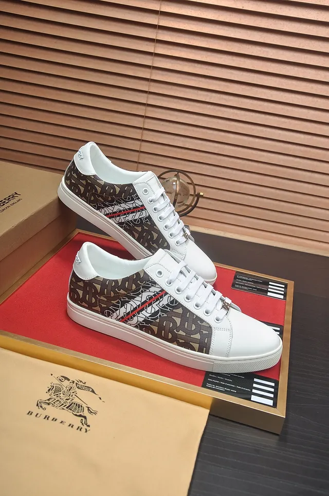 Burberry Knight সাদা এবং বাদামি Monogram লाइফস্টাইল স্নিকার্স 4