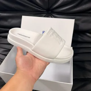 Burberry Knight White Monochrome Textured Strap Slippers