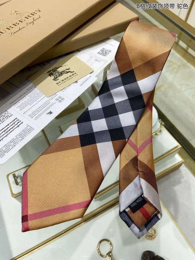 Burberry Nova Check and Haymarket Check Camel and Black Necktie 5
