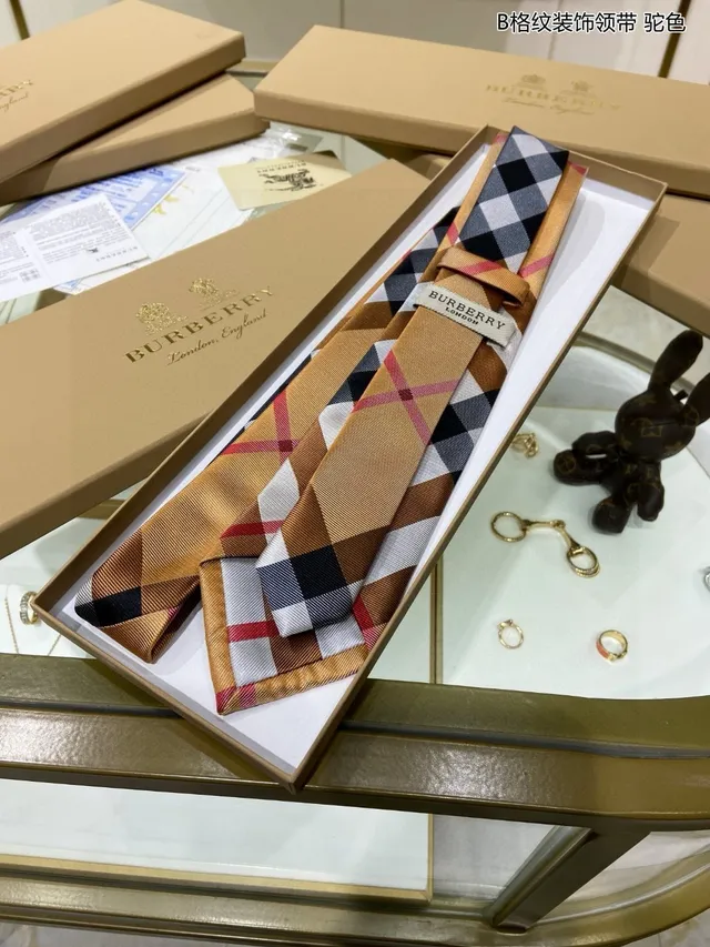 Burberry Nova Check and Haymarket Check Camel and Black Necktie 6
