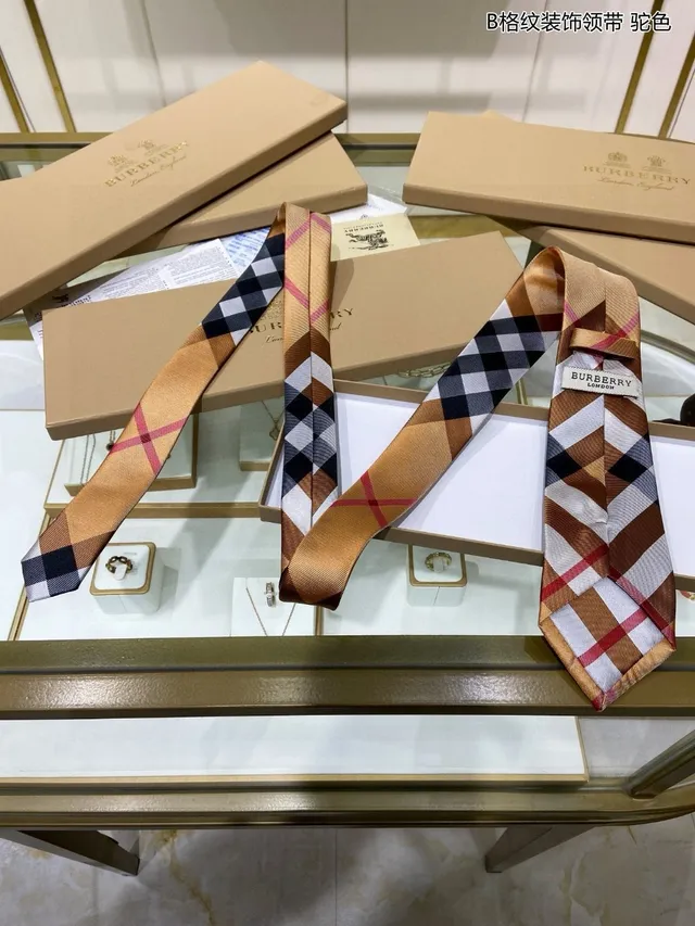 Burberry Nova Check and Haymarket Check Camel and Black Necktie 7