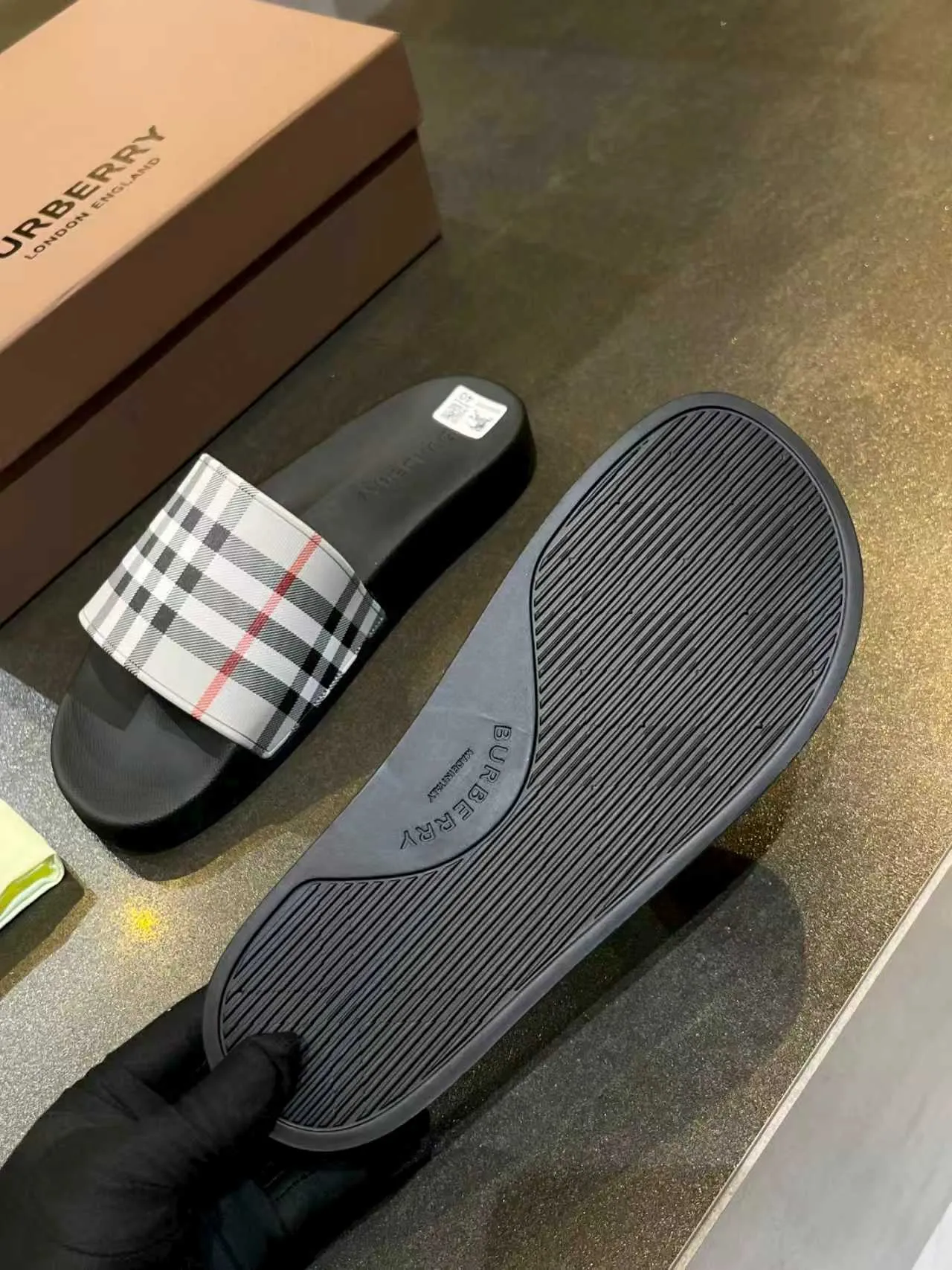Burberry Nova Check Strap Slippers 2