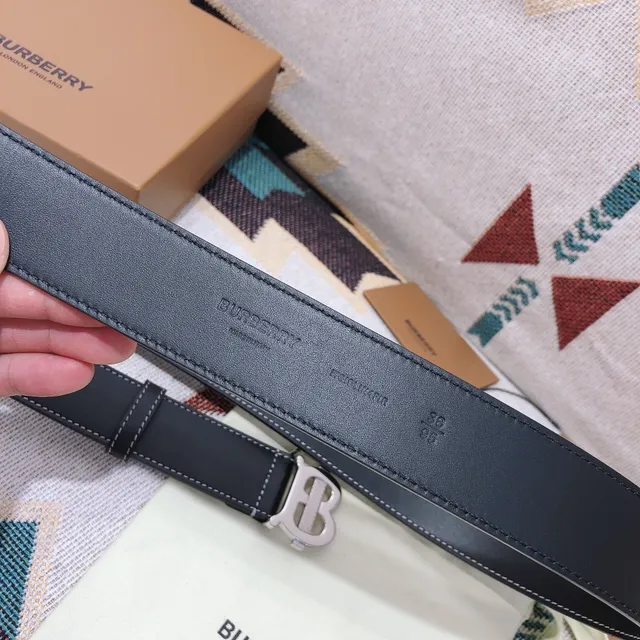 Burberry TB Belt Ceinture en cuir noir à coutures contrastantes blanches 3