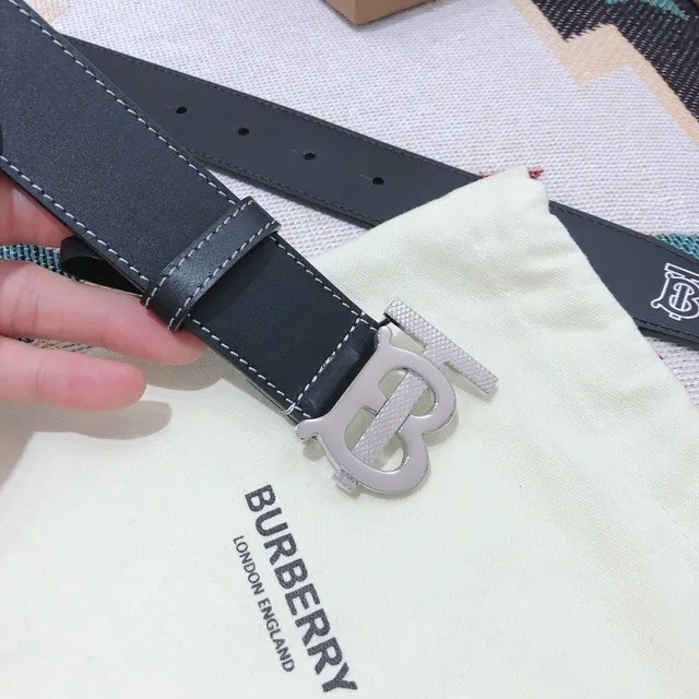 Burberry TB Belt Ceinture en cuir noir à coutures contrastantes blanches 6