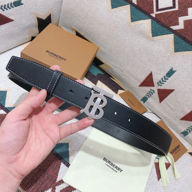 Burberry TB Belt Ceinture en cuir noir à coutures contrastantes blanches 8
