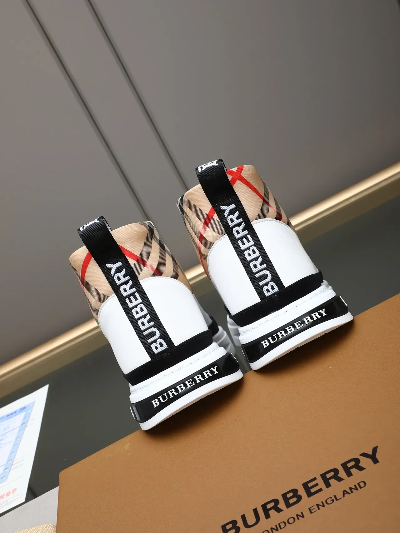 Burberry Branco Preto Tênis Lifestyle Altos De Couro E Tecido Xadrez Superior 3