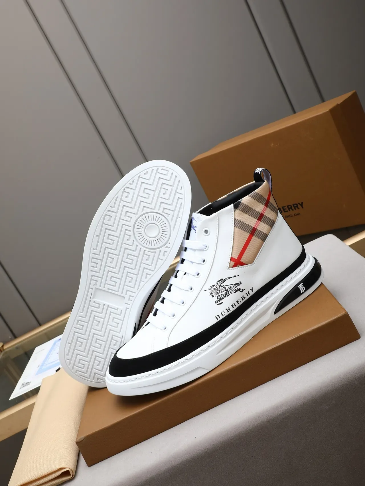 Burberry Branco Preto Tênis Lifestyle Altos De Couro E Tecido Xadrez Superior 4