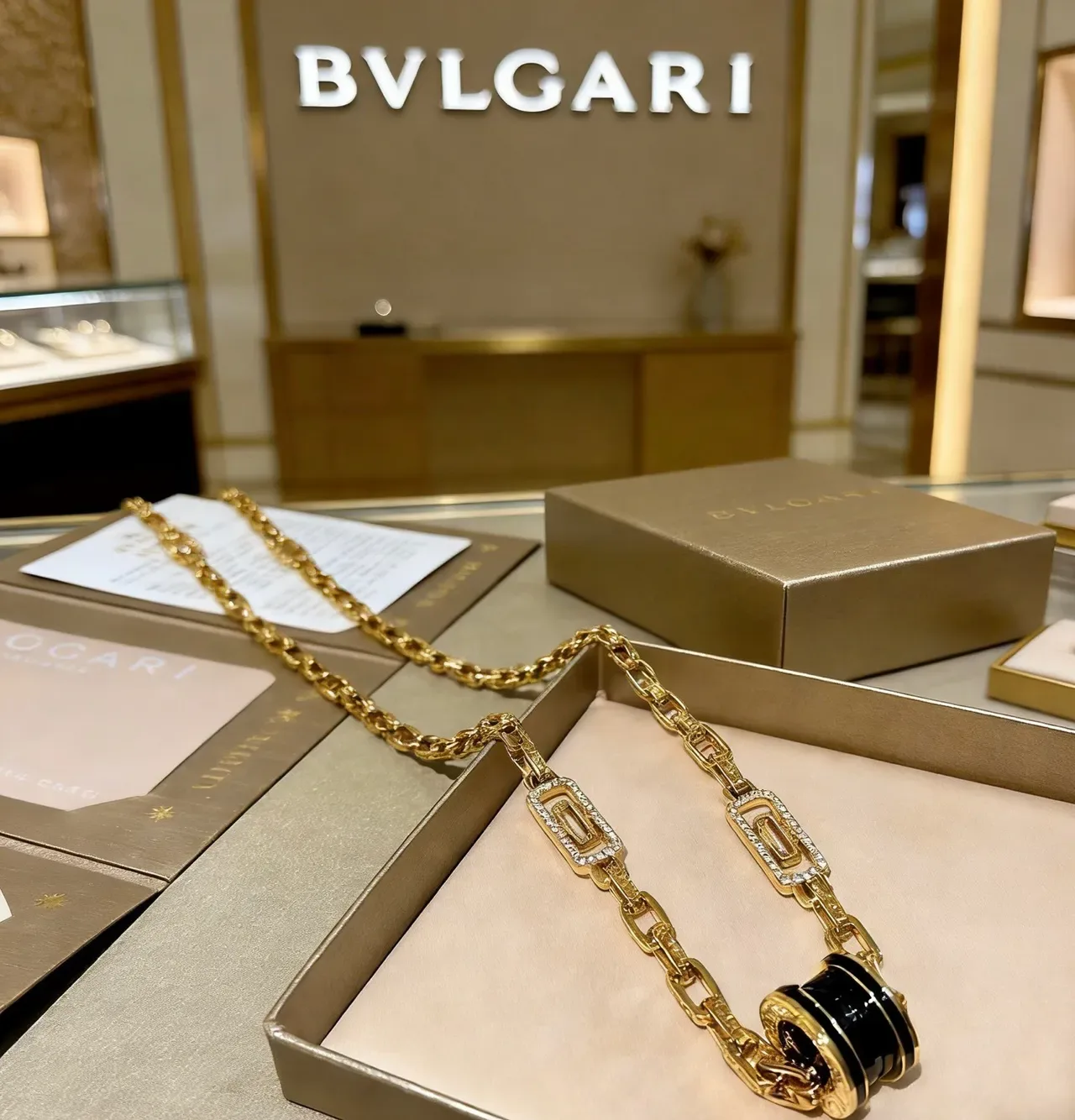 Bvlgari B.zero1 Rock Colar de diamantes em ouro e esmalte preto 6