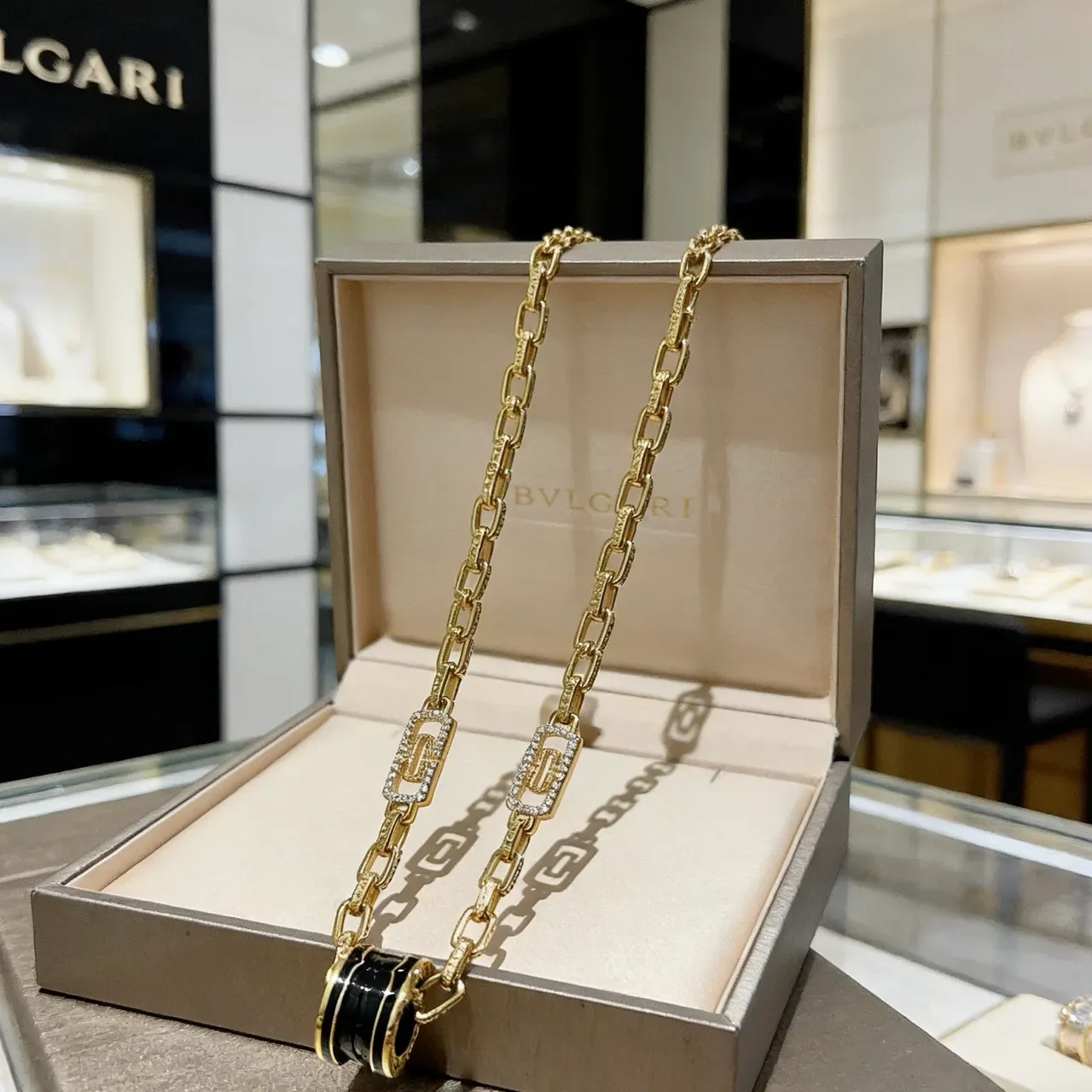 Bvlgari B.zero1 Rock Colar de diamantes em ouro e esmalte preto 7