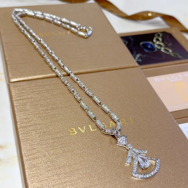 Bvlgari Divas’ Dream Collier de diamants en forme d'éventail taillés en perle 6