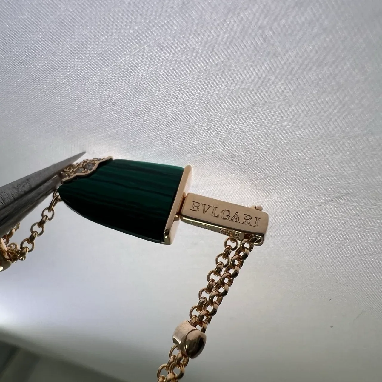 Bvlgari Colliers à Double Chaîne avec Pendentif en Pierre Conique 2