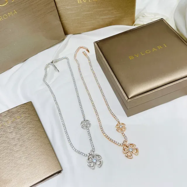 Bvlgari Fiorever Diamond-Paved Floral Motif Necklace 2
