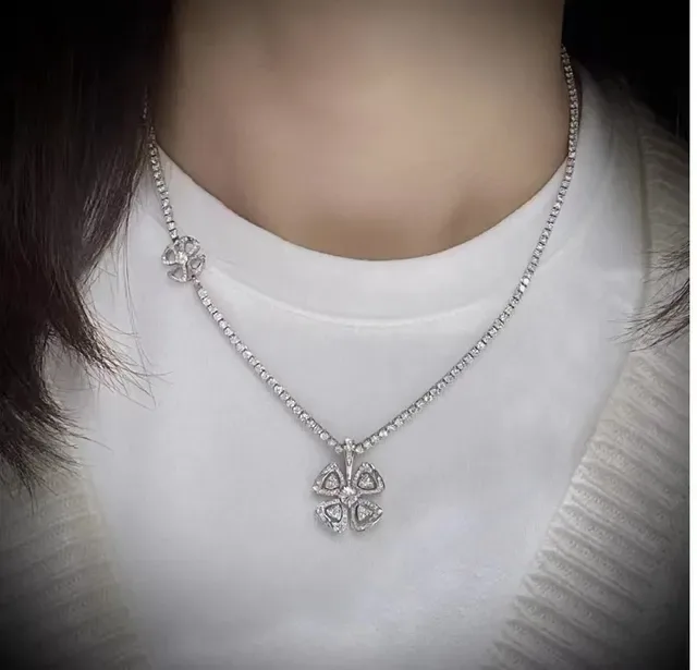 Bvlgari Fiorever Diamond-Paved Floral Motif Necklace 8