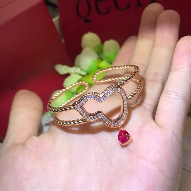 Bvlgari Bracelet chaîne corde tordue dorée pendentif cœur rouge 4