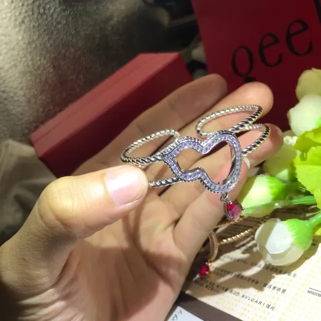 Bvlgari Bracelet chaîne corde tordue dorée pendentif cœur rouge 8