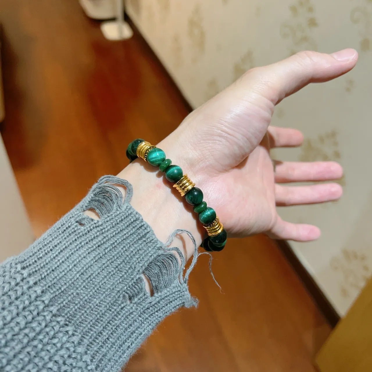 Bvlgari Pierre Verte et Bracelet de Perles Doré 7