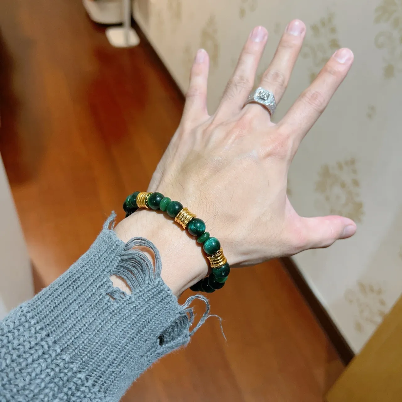 Bvlgari Pierre Verte et Bracelet de Perles Doré 8