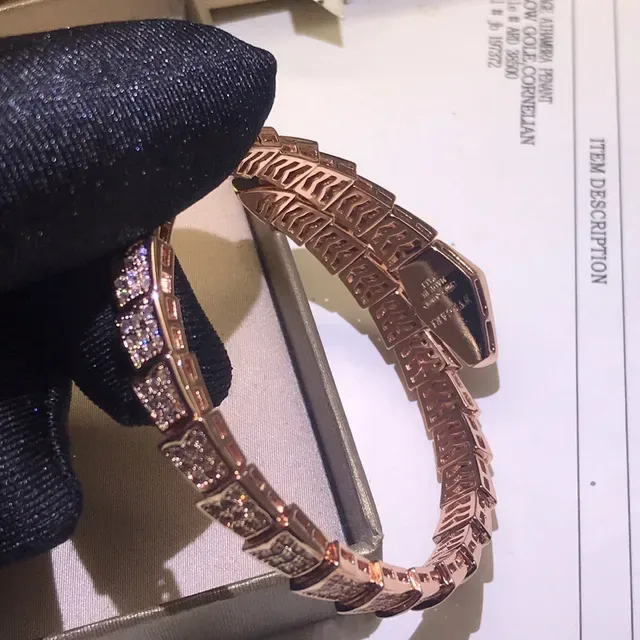Bvlgari Serpenti سوار الماس الباڤيه والأونيكس الدوار 3