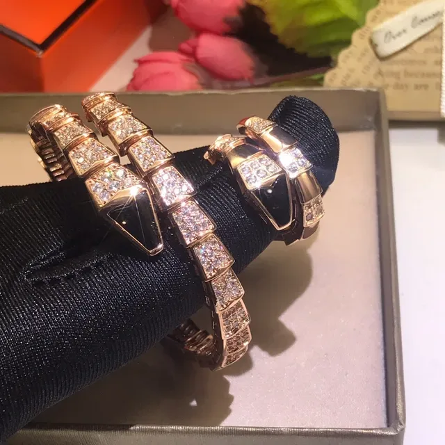 Bvlgari Serpenti سوار الماس الباڤيه والأونيكس الدوار 5