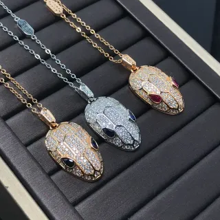 Bvlgari Serpenti Pavé Diamond সাপের মাথা পেন্ডেন্ট নেকলেস