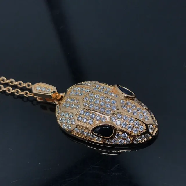 Bvlgari Serpenti Pavé Diamond Tête de Serpent Pendentif Colliers 5