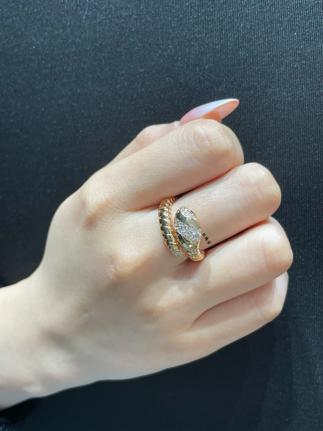 Bvlgari Serpenti Tubogas Tête de Serpent Pavé Bague 9